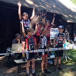 Mountainbike clinic van MTB Zuidwolde
